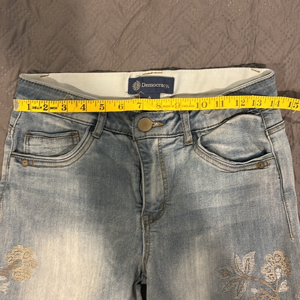 Democracy “Ab Solution” Straight Leg Jeans – Size 4
- Waist 28” - Picture 6 of 6